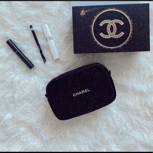 Chanel “Eyes to Mesmerize” gift set